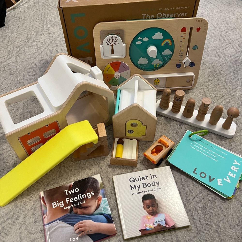 Incomplete Lovevery The Observer Play Kit, months 37 38 39